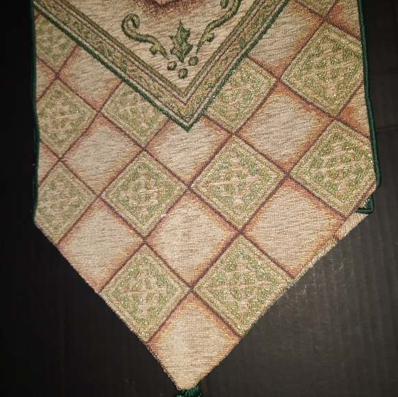 Christmas tree table runner - Picture 2 of 7